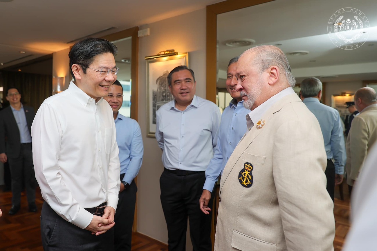 元首赴狮城国会旁听