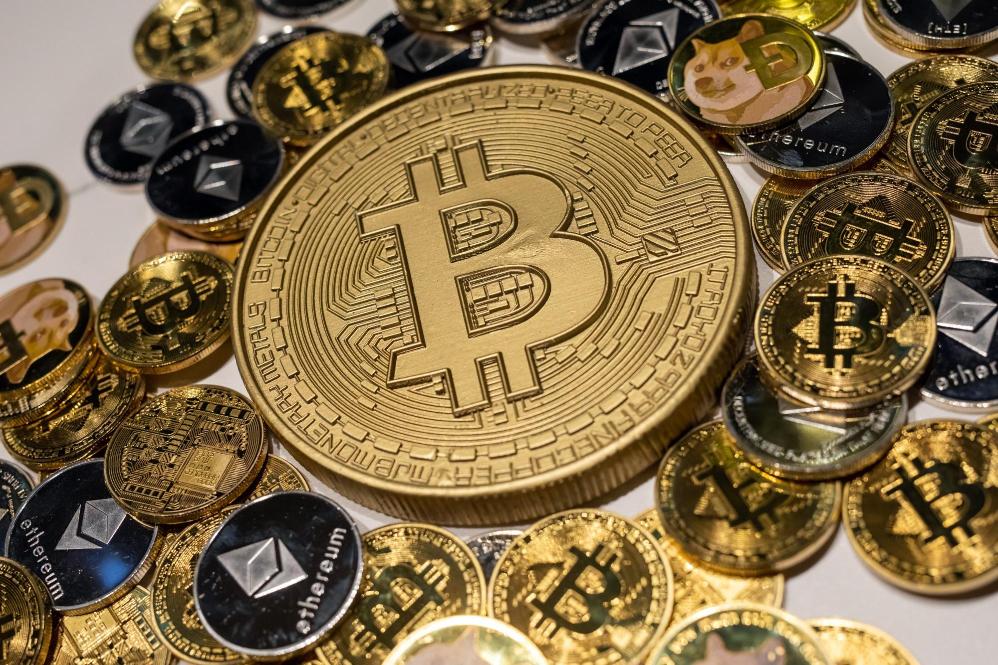 美联储降息展望减弱 比特币一度掼破9万美元可能续跌？