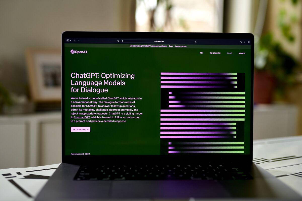 努力成为金融分析师的ChatGPT 早投资早领先对手