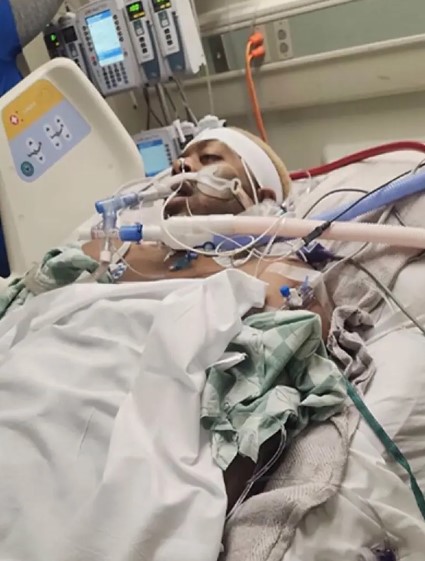 医学生遭恶作剧推落水 溺水近20分钟一度濒脑死