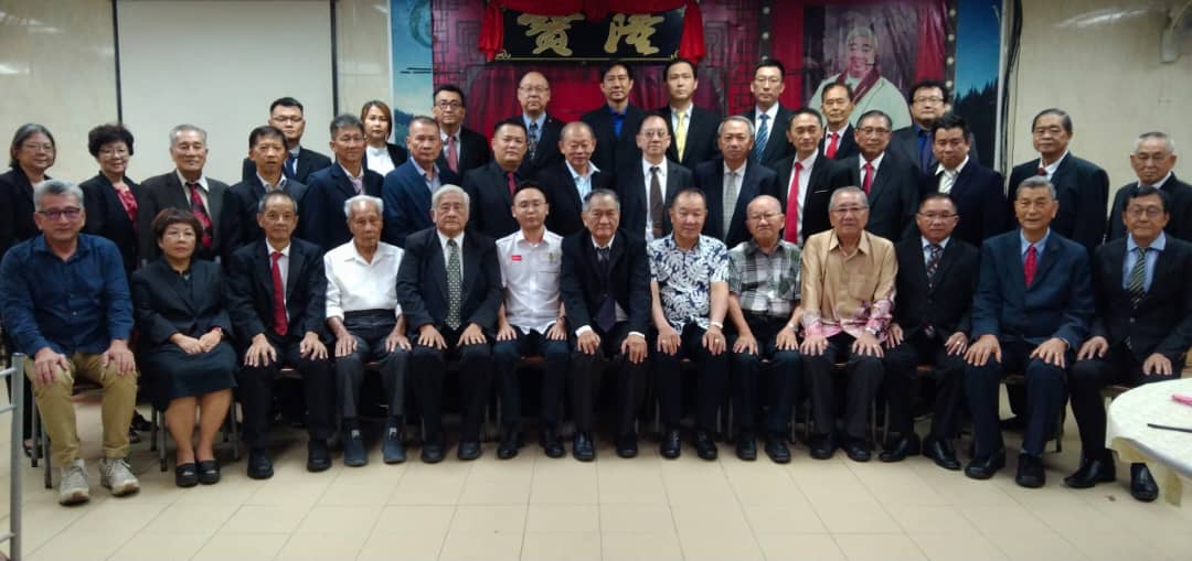 陈成木:先进过虽承诺注资   朝野争端妨碍外资落实