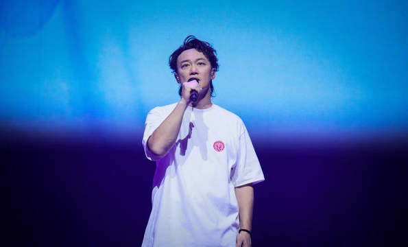 陈奕迅