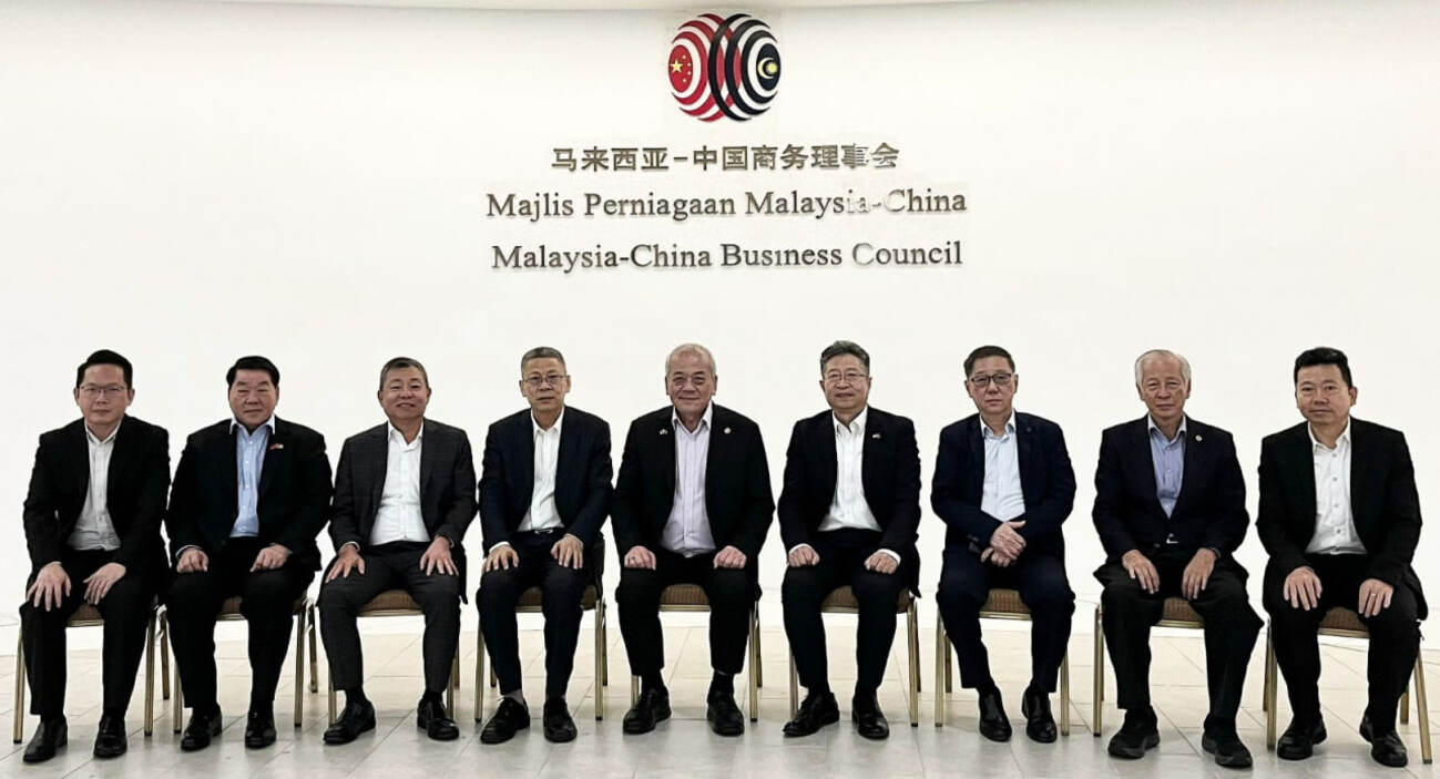 接待中国商务部亚洲司长 吴添泉:马中贸易可胜往年