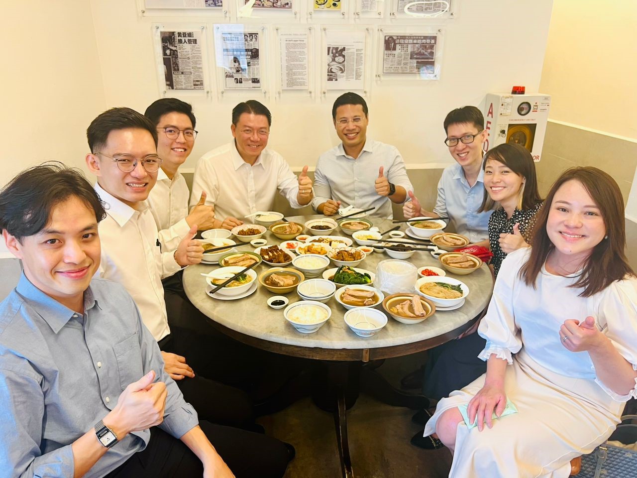 倪可敏访狮城获热情款待 与李智陞见面搞“肉骨茶外交”
