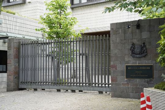 东京澡堂偷拍小男生 新加坡前外交官被罚9千元
