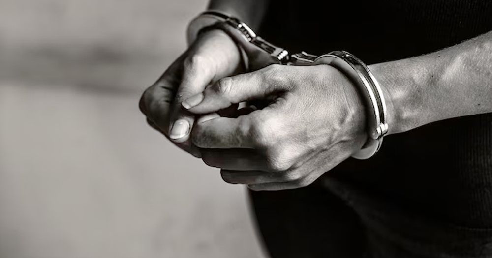 5男偷电缆分车逃 警方成功拦截罗里捕2男