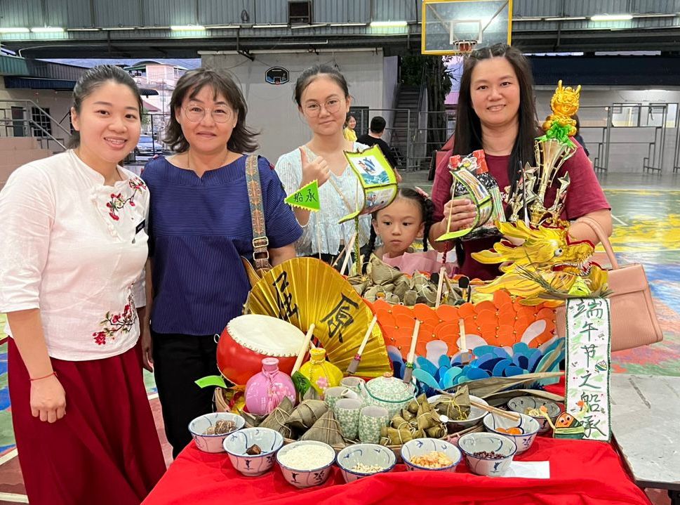 粽子摆设比赛优胜者合照