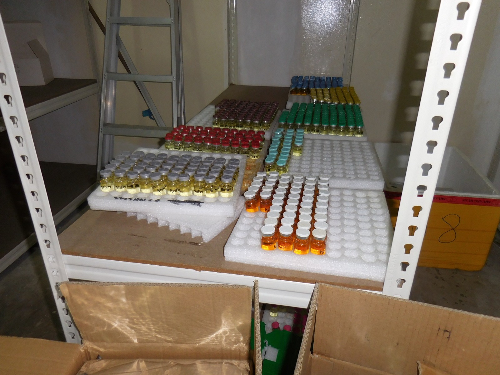 未经注册的合成代谢类固醇(取自柔卫生局脸书)