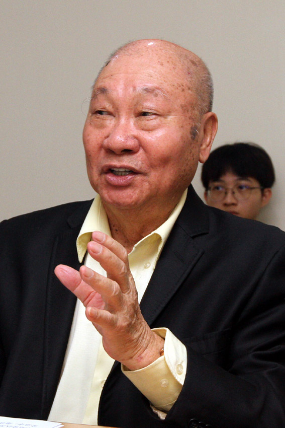 黄东春:系统未稳定就沿用 起重机审批延误增成本