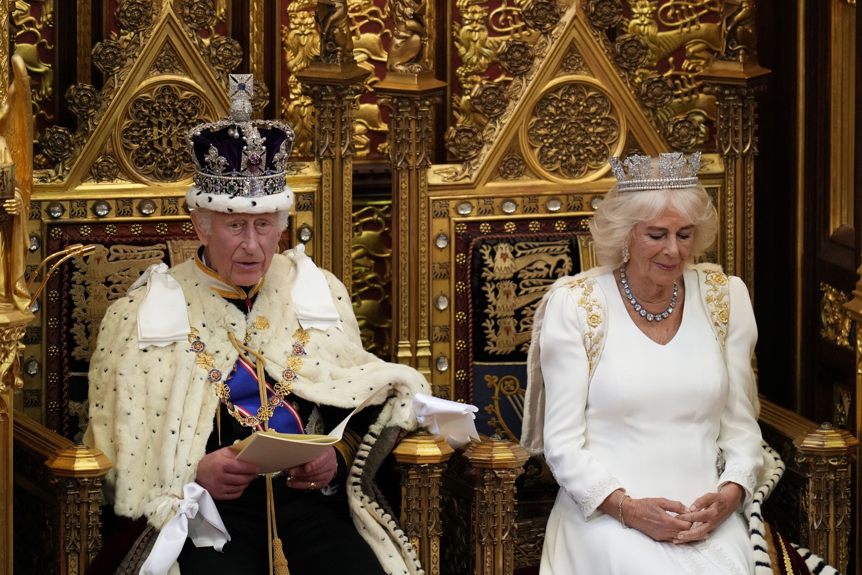 查尔斯发表御座致辞 英国会开议聚焦经济