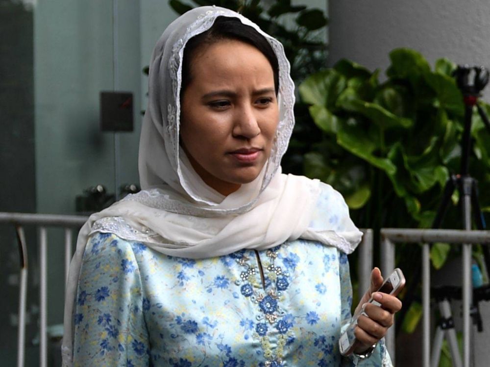 纳吉女儿揶揄政府 “穿净选盟衣服是否放行?”