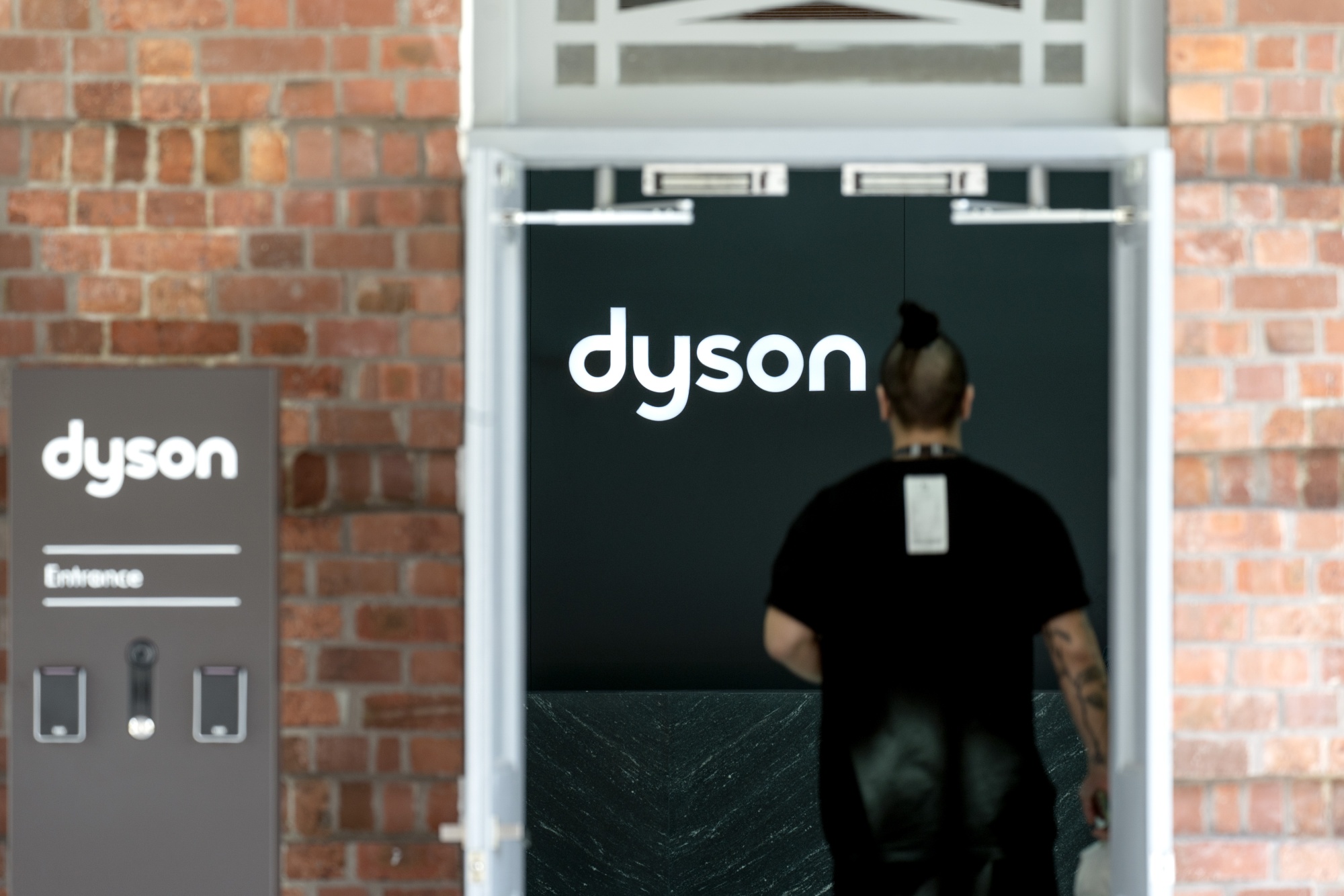 Dyson英国裁员1000人