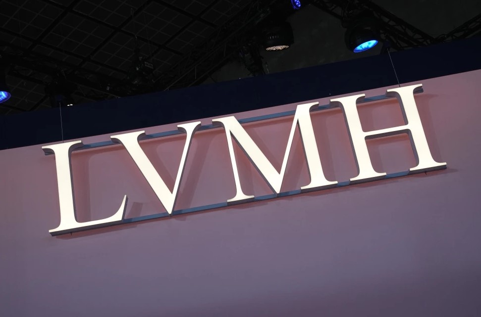 中国市场消费信心低迷 LVMH警告需求持续疲软