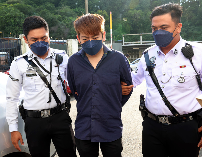 酒驾撞交警 男子不认罪