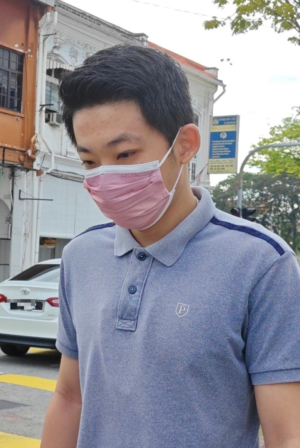 未经许可售可兰经产品 销售员认罪罚1万