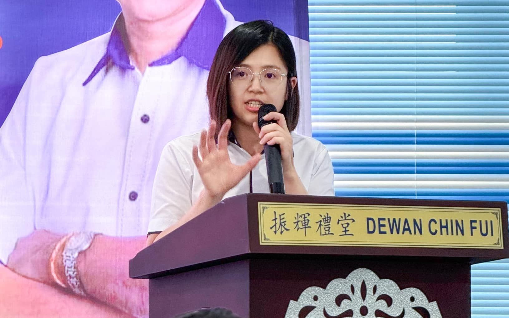 端依布拉欣指华校设备完善因拨款多 苏仪芳:先搞清楚才发言