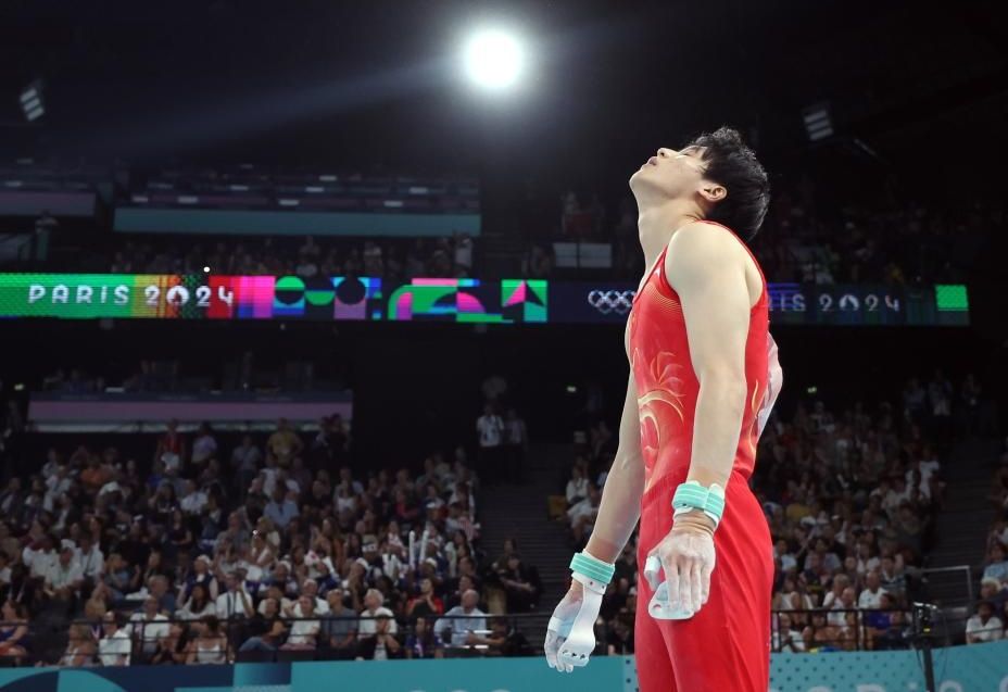 【巴黎奧運】兩度掉杠丟金 中國體操選手慘遭網暴
