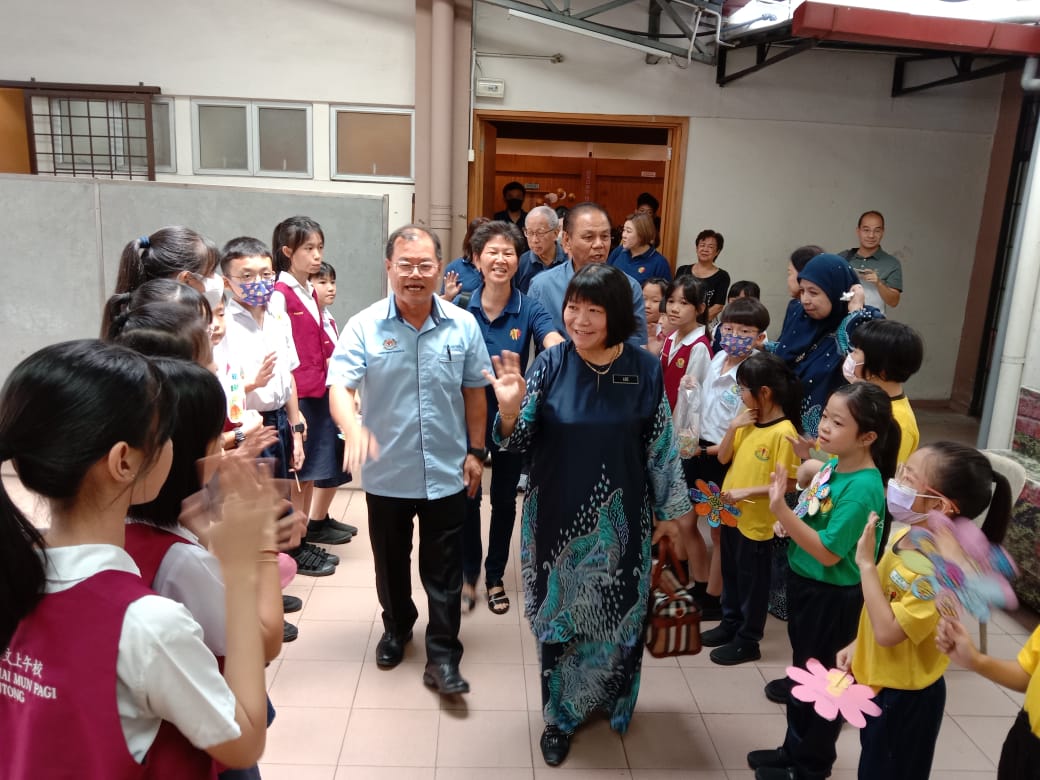 服務文冬啟文上午校30年 李金蓮老師榮休