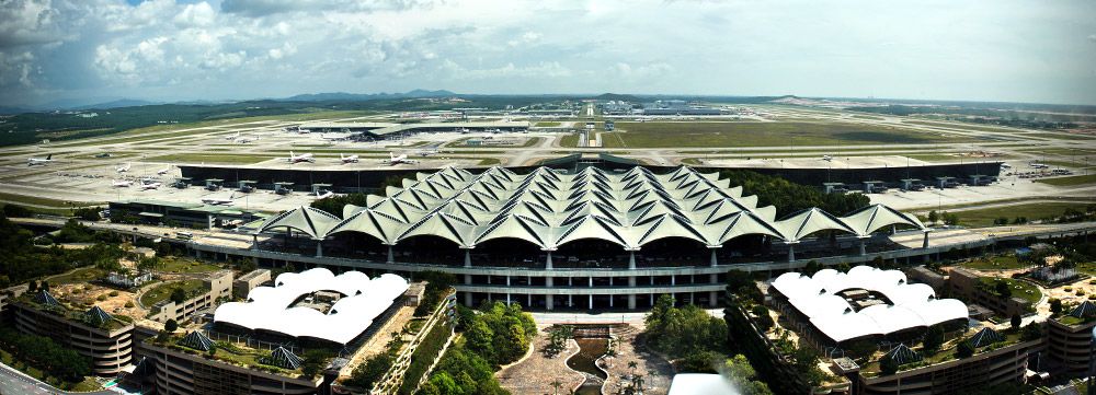10月航空搭客流量增13%