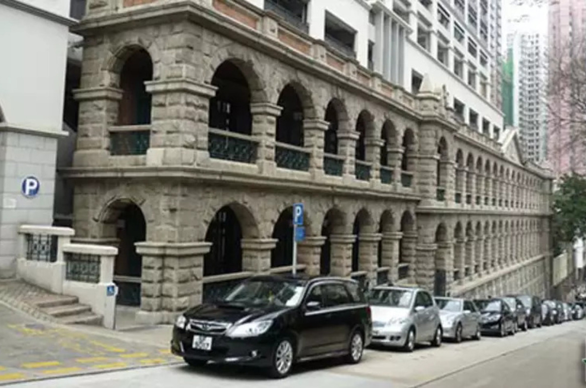 前身为精神病院怨气重 高街鬼屋拆除重建