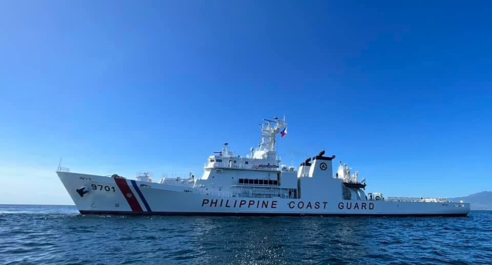 菲律宾巡逻艇渔船仙宾礁海域活动 中国海警:全程有效管控