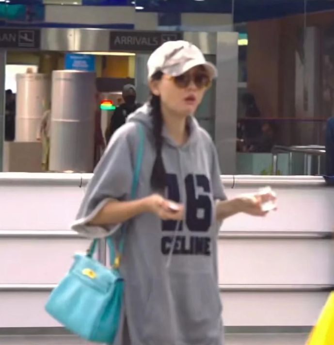 陳喬恩抵達浮羅交怡準備婚禮(取自新浪娛樂)