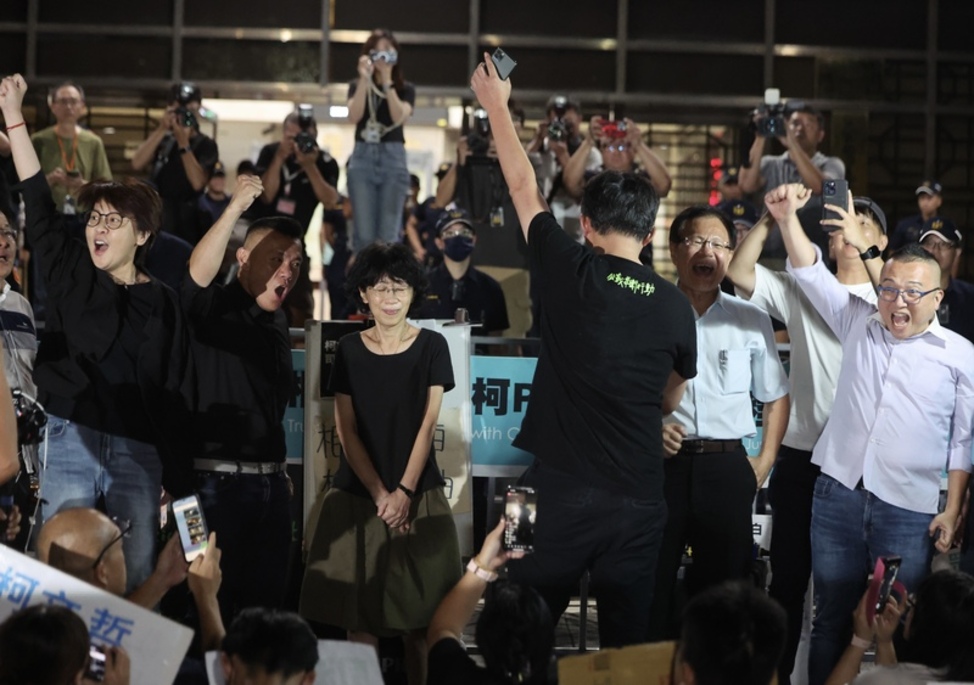 声援柯文哲