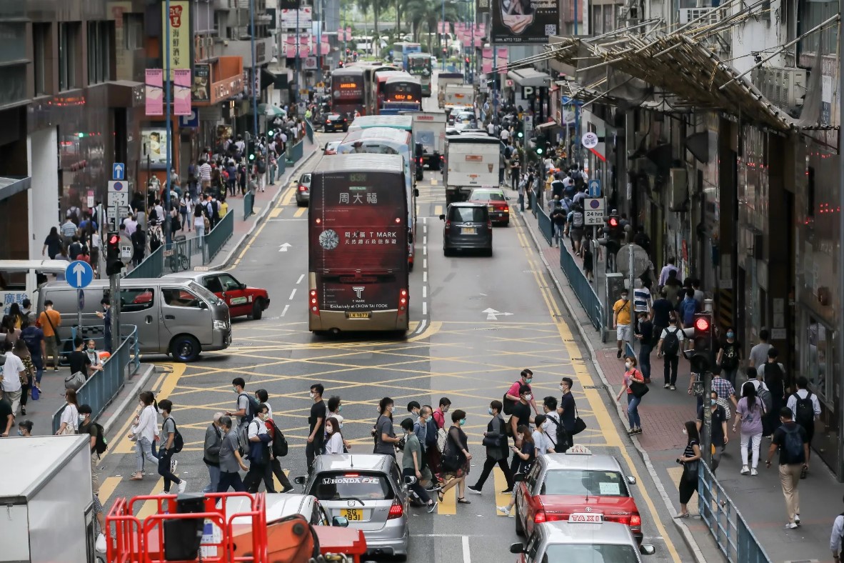 香港贫富差距5年内翻一倍多