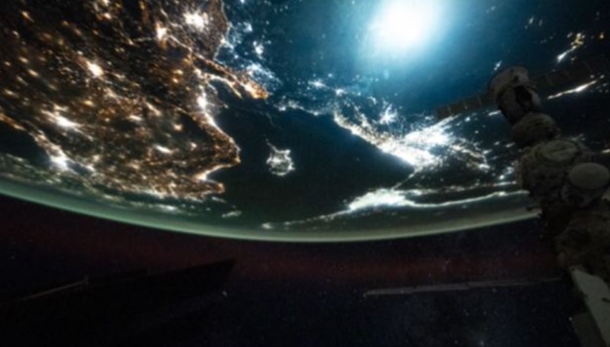【视频】国际太空站拍到“神秘闪光” NASA研究员:很罕见
