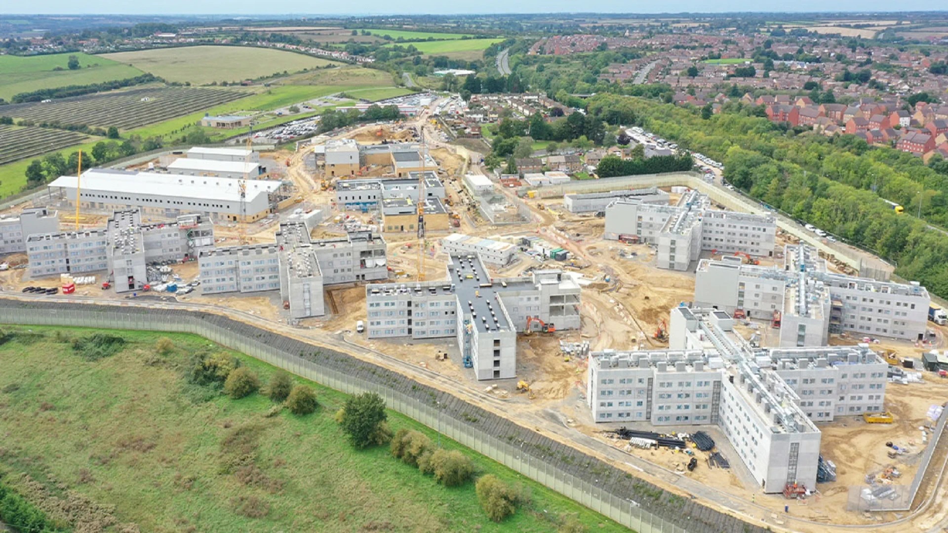 主要承建商倒闭 英监狱扩建计划陷困