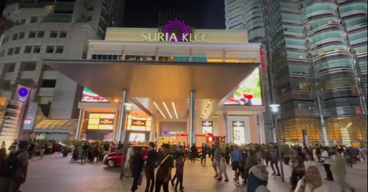 KLCC传火警 垃圾桶起火冒浓烟