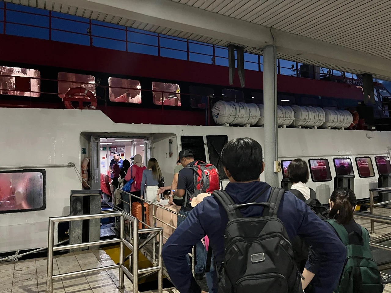 海上掀5公尺大浪 10趟交怡往返吉打港口客船取消