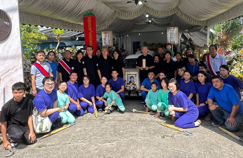 廖中莱母亲举殡 逾百人送别叶老夫人