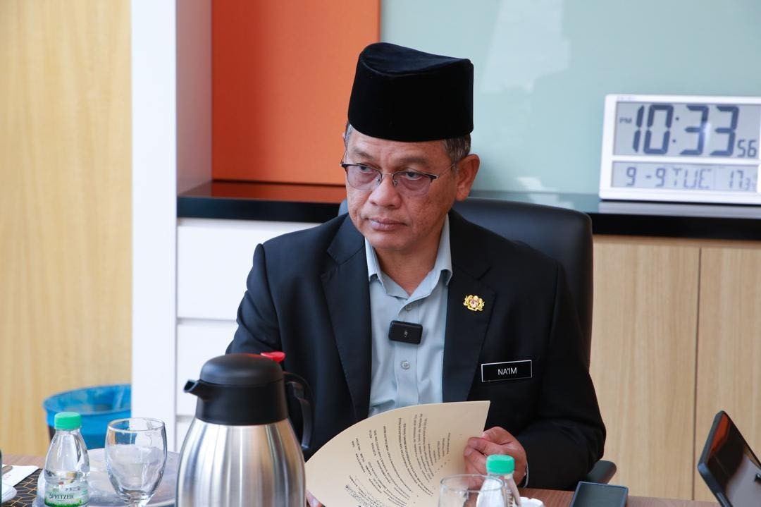 宗教事务部长:违反回教法公开鞭刑 应闭门执行·非人群前