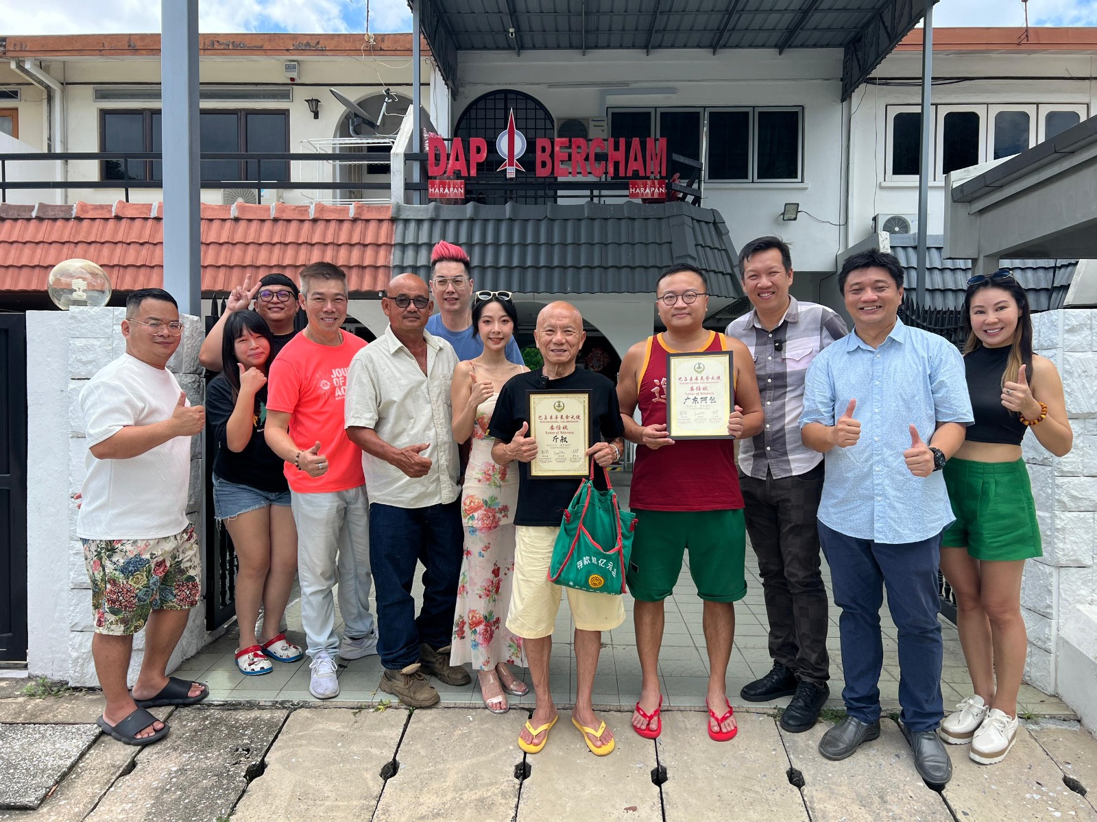 為推廣選區 黃文標和黃涵威接待中國網紅到怡保巴占旅遊觀光