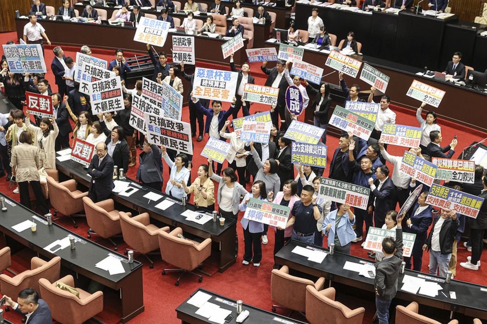 台湾在野联盟再封杀总预算案