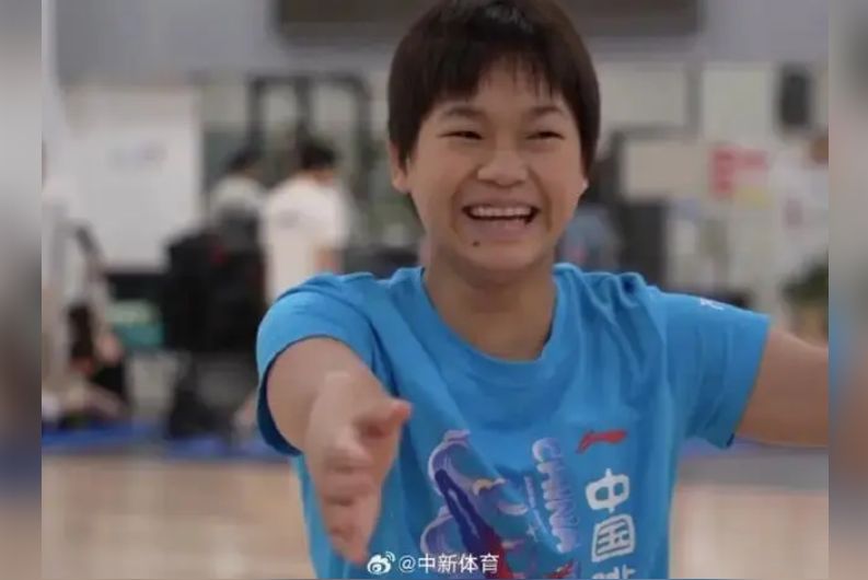 全红婵胖5公斤? 人民网调侃:脸变圆了