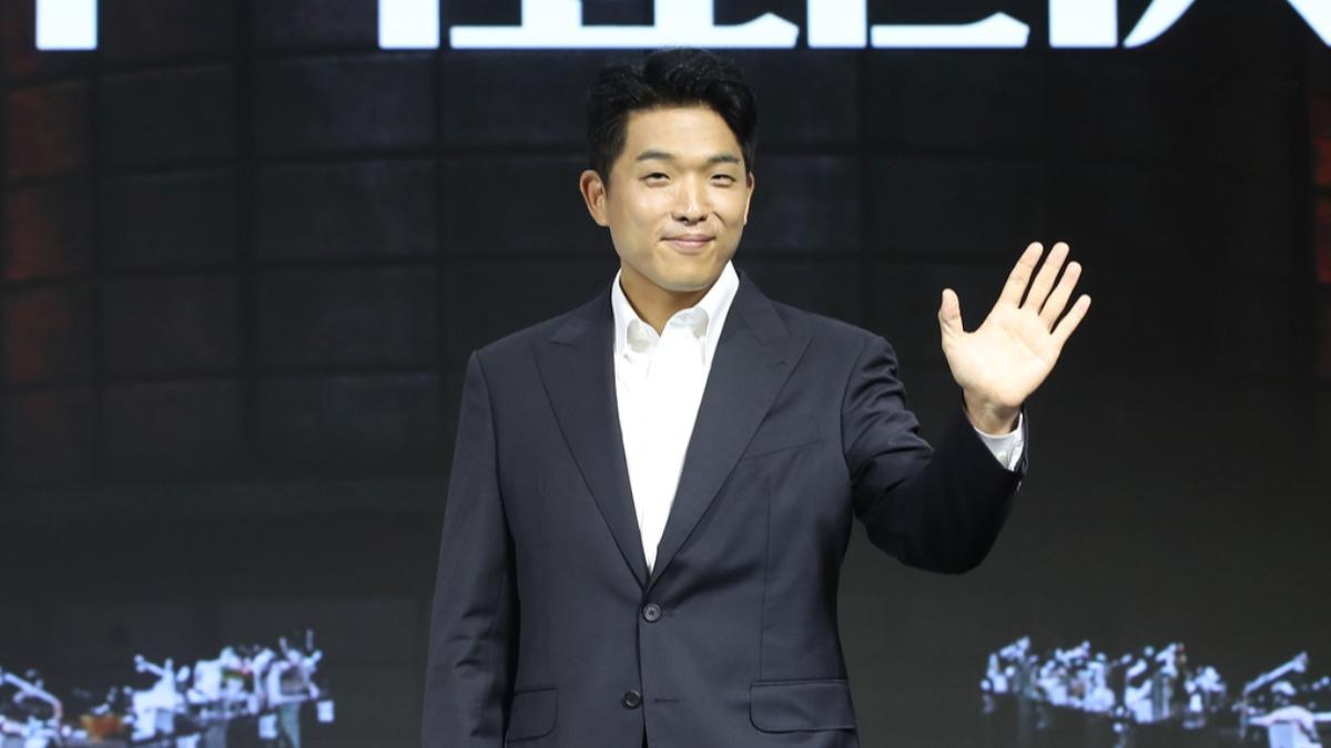 安成宰餐厅财务危机关门! 《黑白大厨》救回重开业