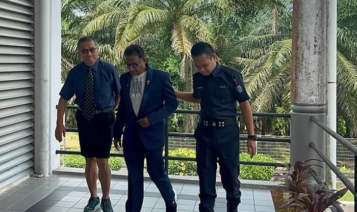 参与竞跑穿着不雅 2外国人认罪各罚5000