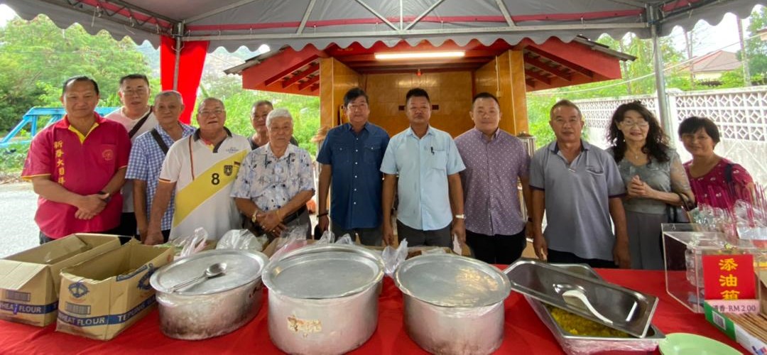 关丹华团联合会祭拜拿督公