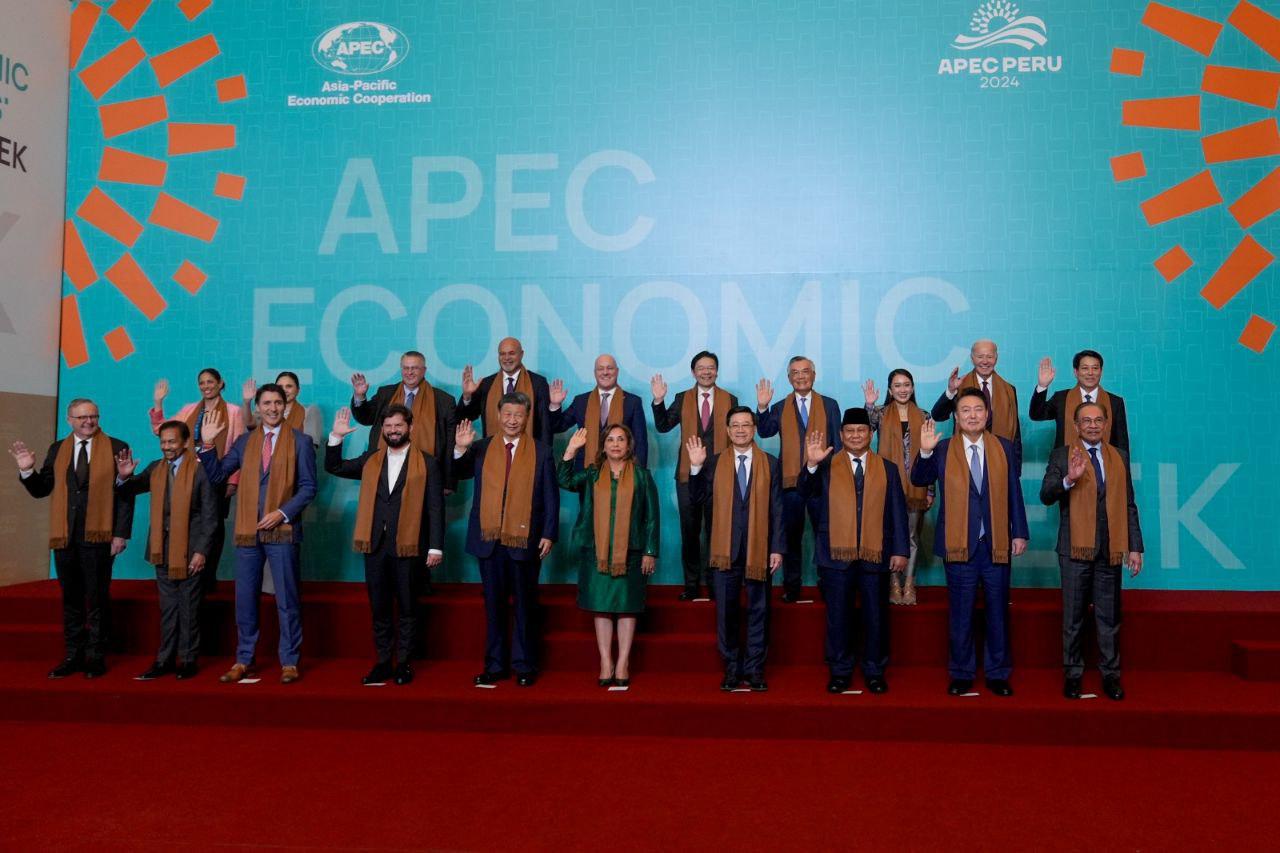 APEC领袖大合照独缺石破茂 原因竟是塞车迟到