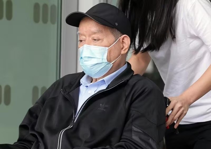 指示职员骗银行发放近5亿 狮城“燃油大王”判监17年半