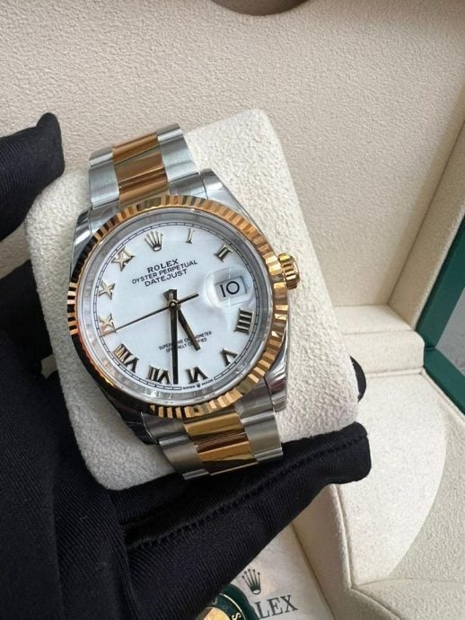 假扮顾客进奢侈品店 男子盗走劳力士手表