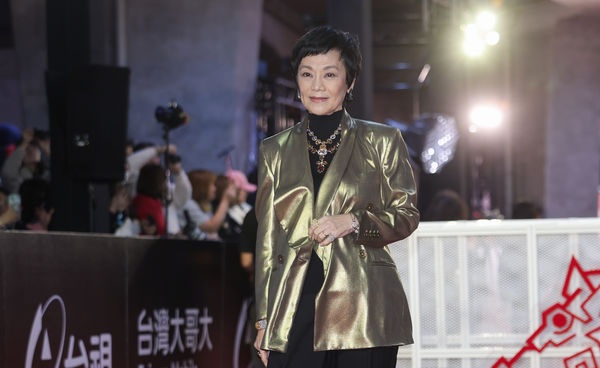 【金马奖】母亲重摔急回香港 张艾嘉顺利返台湾出席典礼