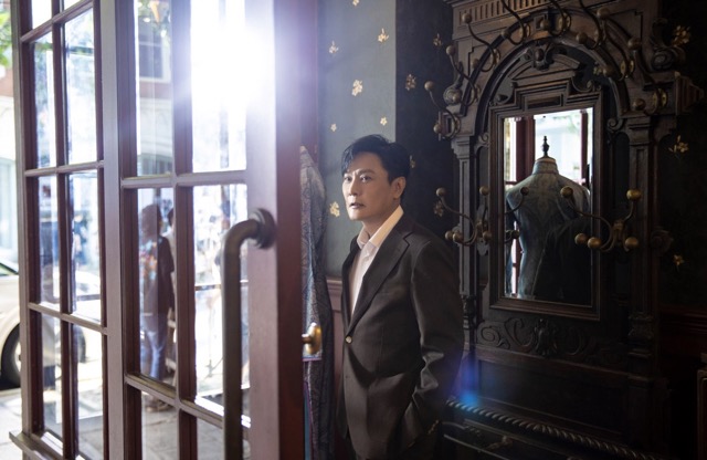 张信哲世界巡演唱6年 突宣布将收官“看一场少一场”