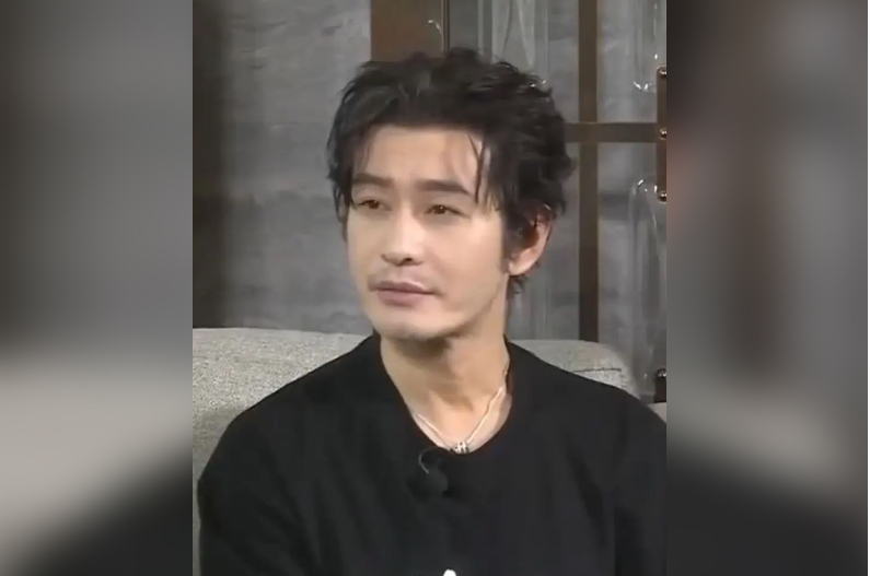 真的分了? 黄晓明删“我们在一起”认爱宣言