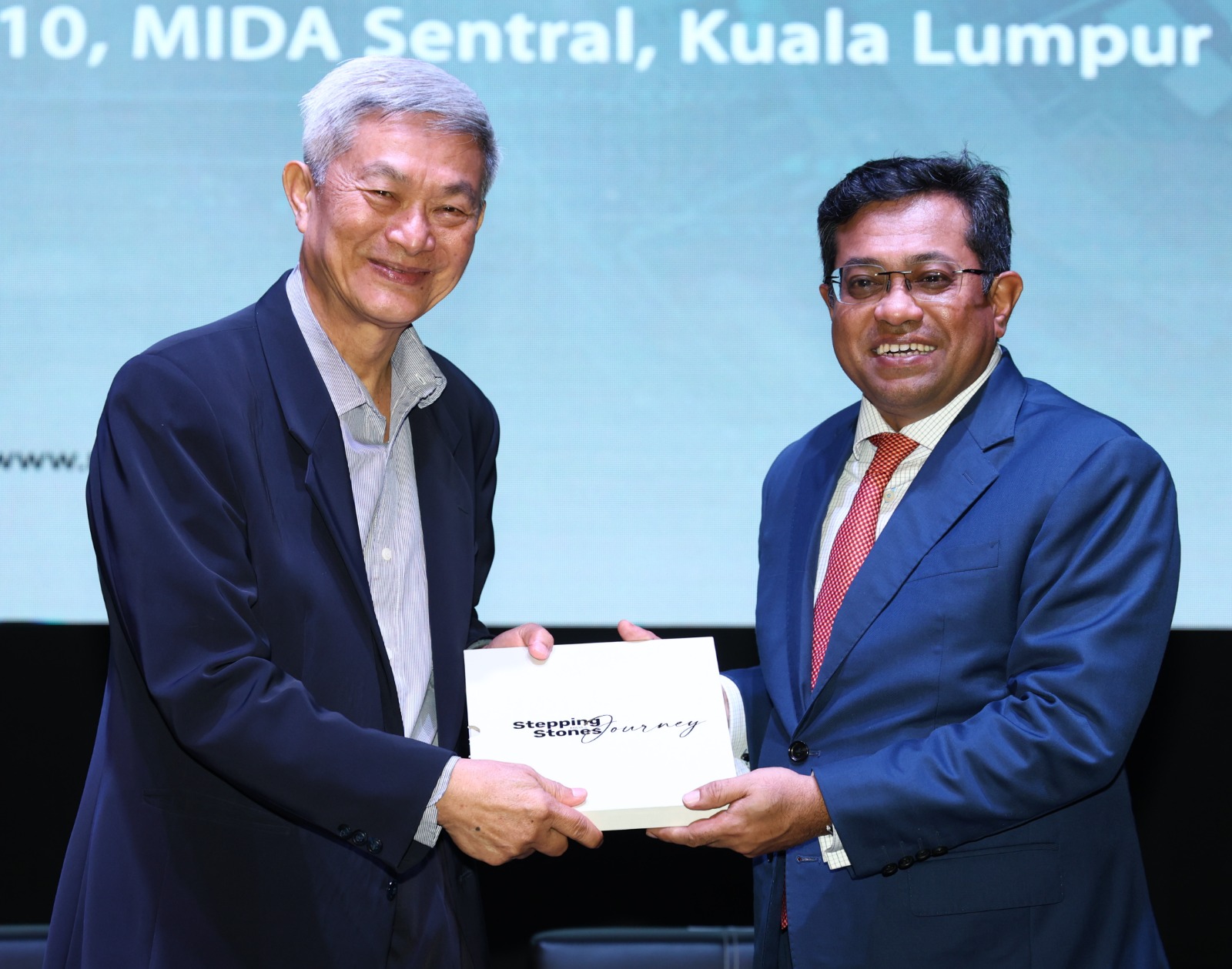 本月初派人来马 美查太阳能产品贱卖