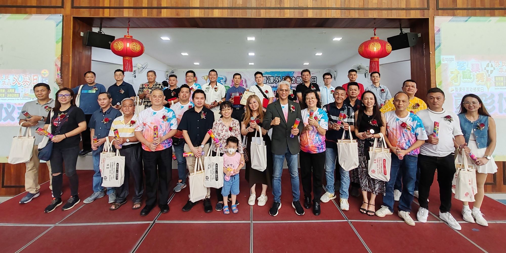 僑民華小義賣會籌13萬提升設備