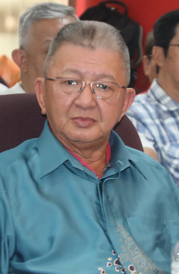 黄守群：将合法香烟藏起来 业者犹如卖毒品影响负面