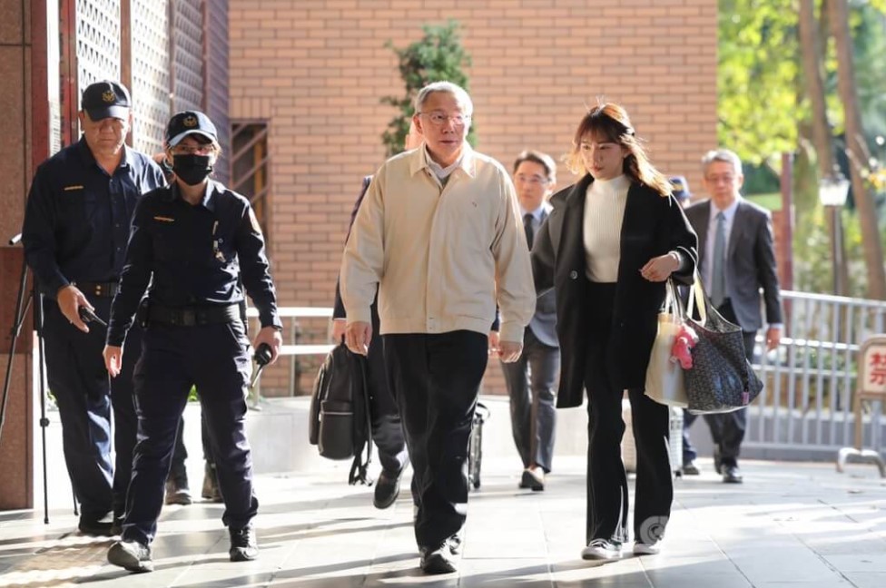 柯文哲保釋金提高至955萬 科技監控加腳鐐